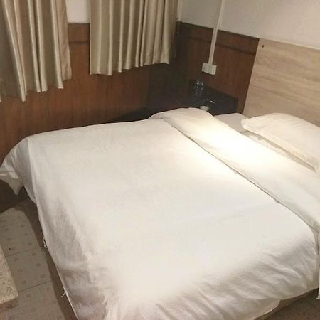 Mong Kok Hotel Фошан Екстериор снимка