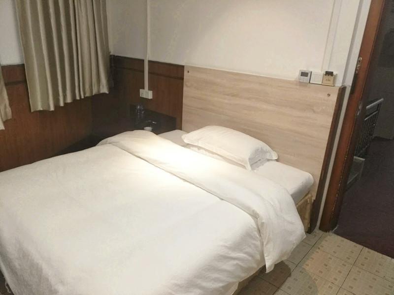 Mong Kok Hotel Фошан Екстериор снимка